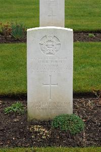 Harrogate (Stonefall) Cemetery - Tufts, Harry William Robert